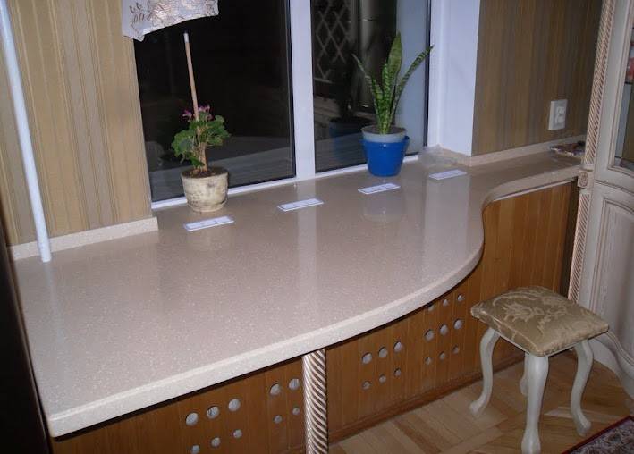 Стол-подоконник на кухне: как сделать столешницу вместо окна