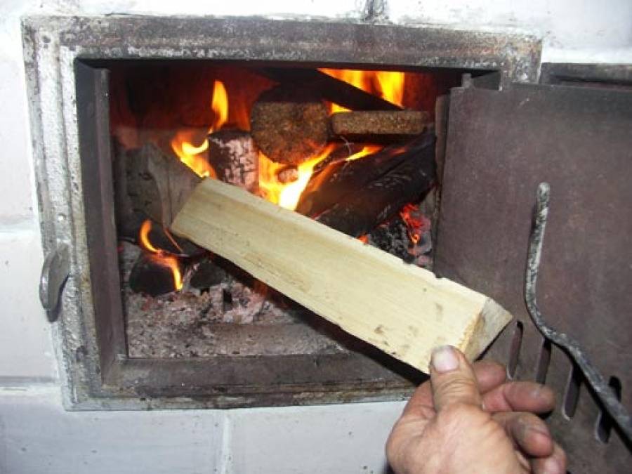  правильно топить печь - дровами, углем, брикетами, опилками зимой .