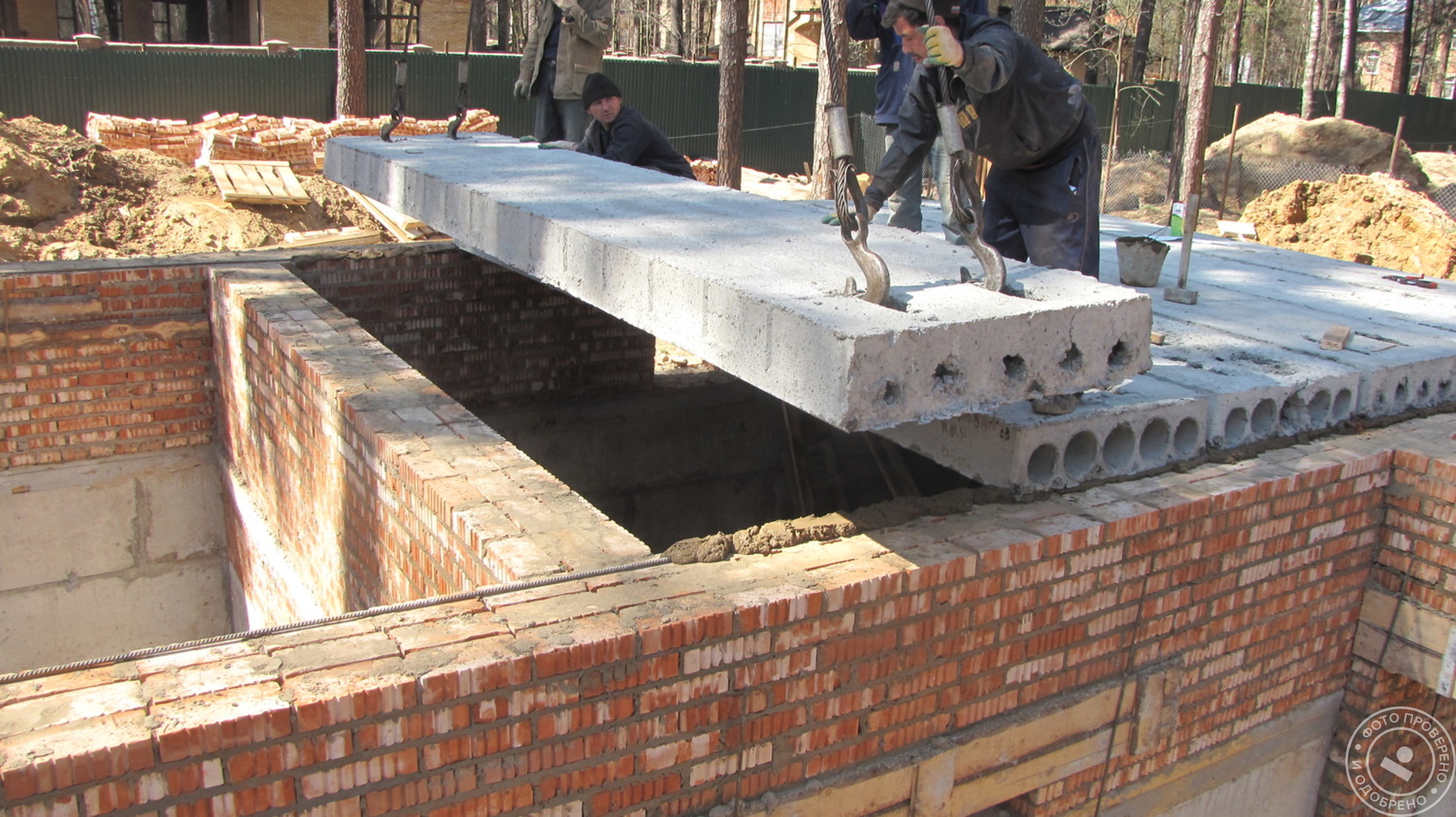 Как правильно выполнить монтаж плит перекрытия на фундамент - самстрой - строительство, дизайн, архитектура