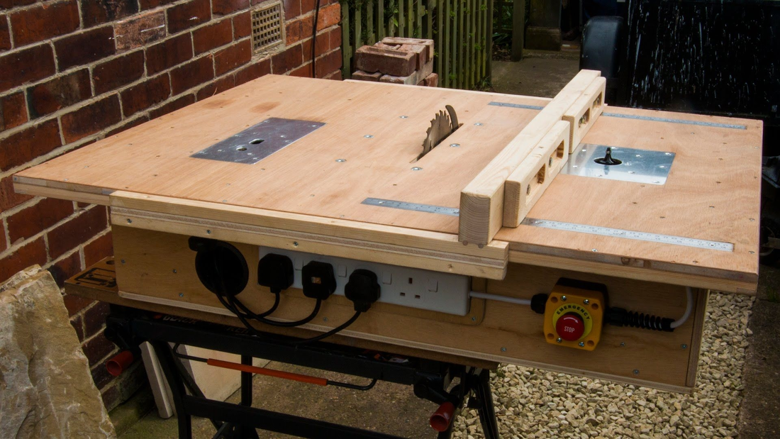 Building 4 in 1 Workshop (homemade Table saw, Router Table, Disc Sander, Jigsaw Table)