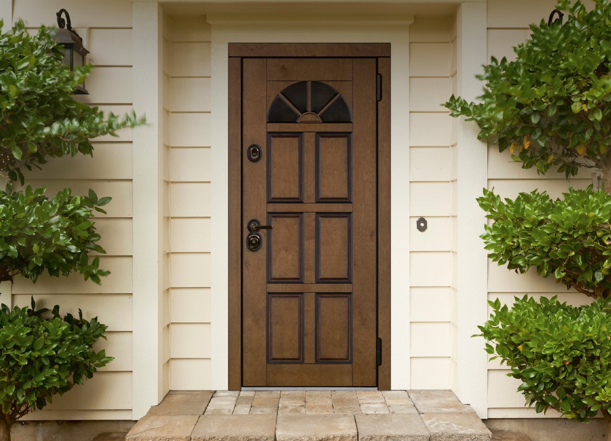 Входная дверь в частный загородный дом: деревянная, пластиковая, металлическая. безопасность и установка своими руками
