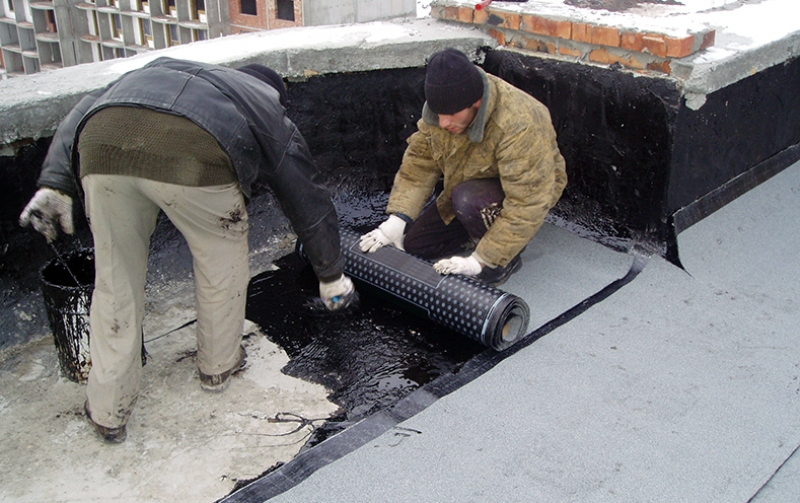 Как отремонтировать крышу из рубероида: инструкция по устранению дефектов