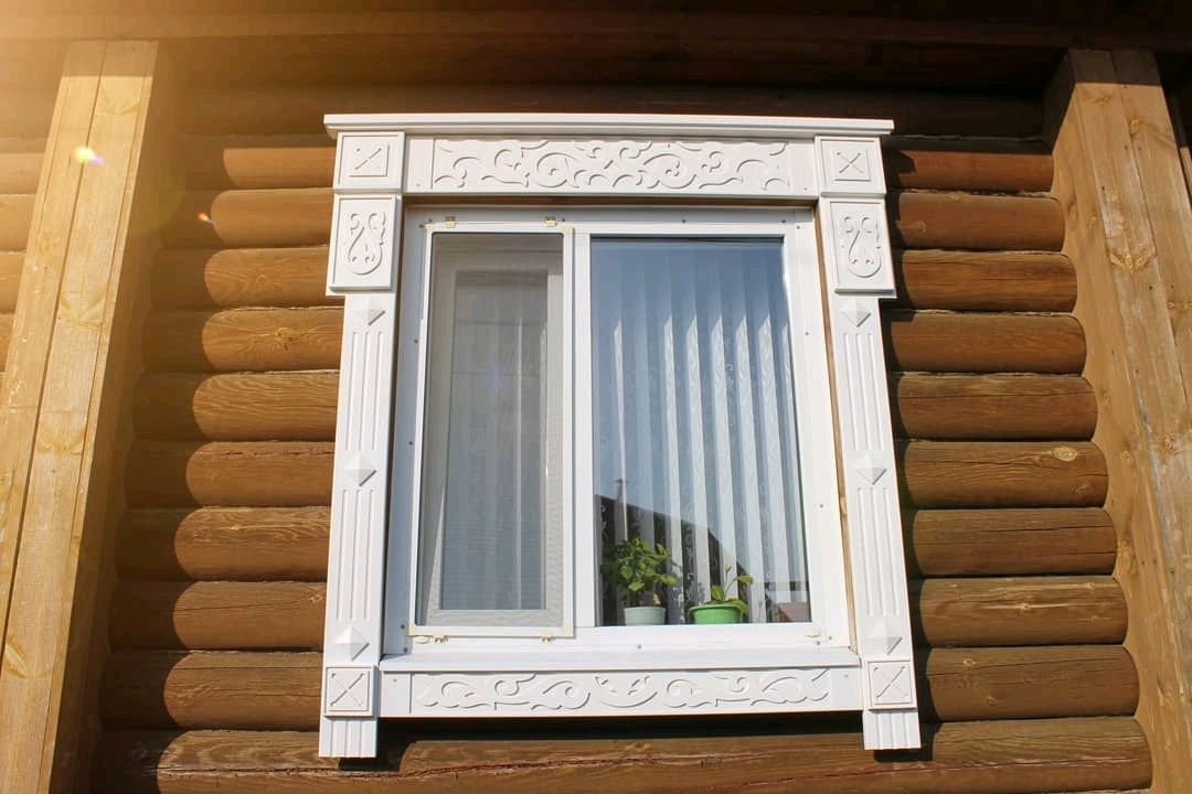 Наличники на окна для внешней отделки купить. Наличники на окна деревянные. Современные деревянные наличники. Наличники на окна в деревянном доме. Наличники для окон из дерева.