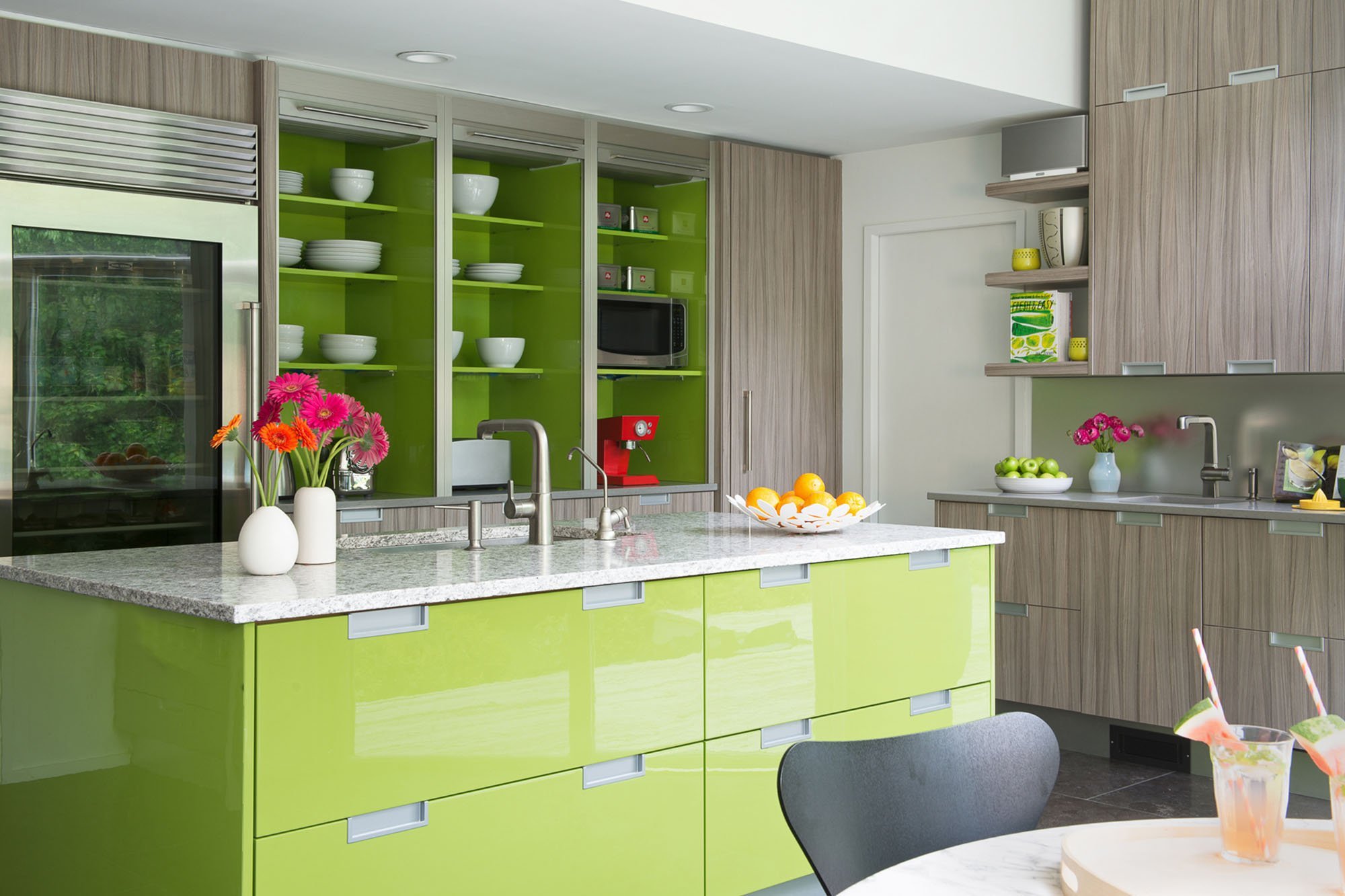 Цвет в интерьере кухни – 9 принципов сочетания и 100 фото
